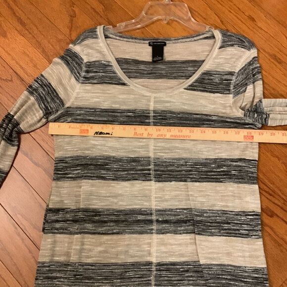 New directions size large long sleeve Stripe scoopneck pull over - Picture 4 of 7